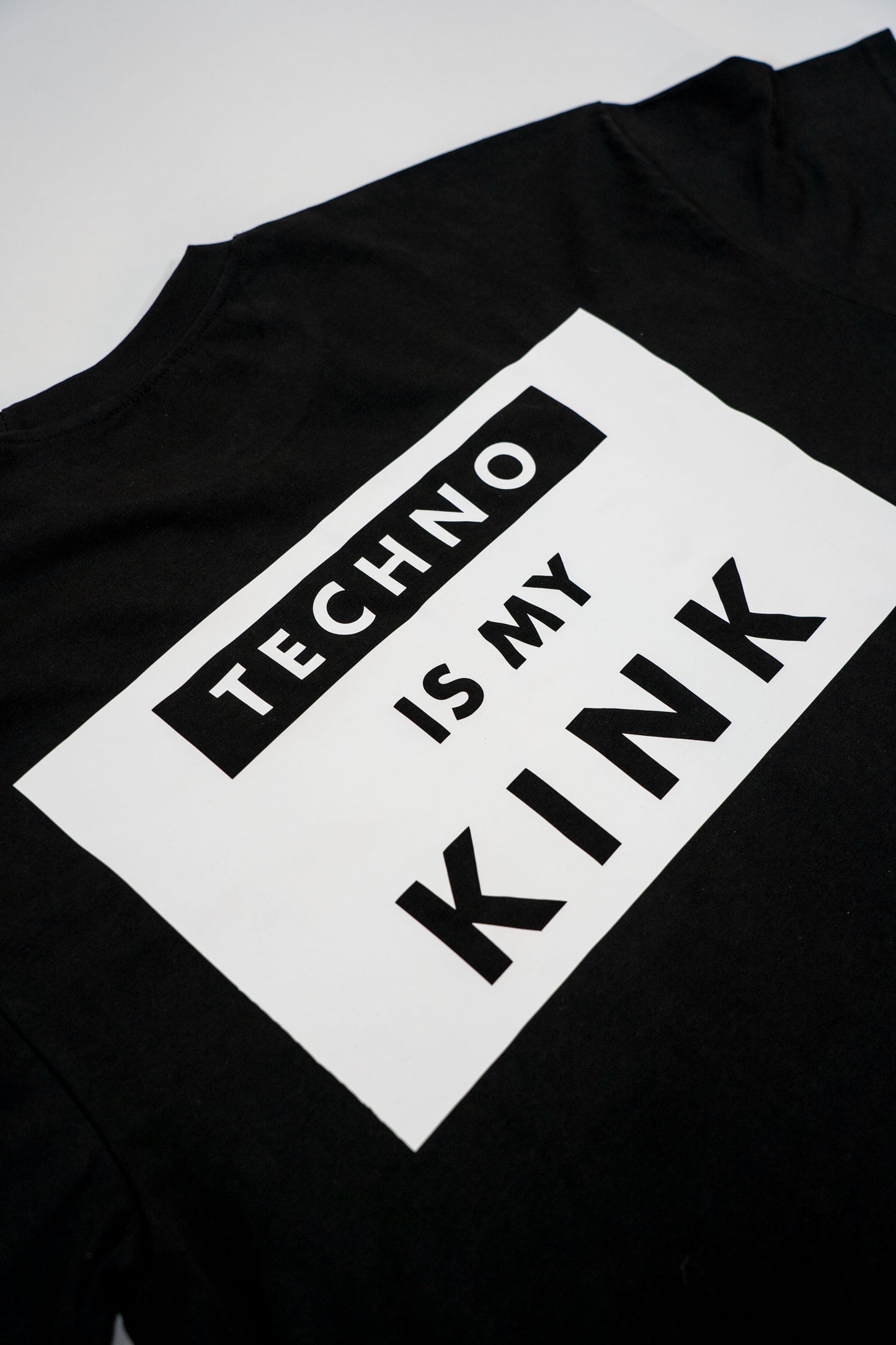 Ultra Heavy Shirt - Techno is my Kink